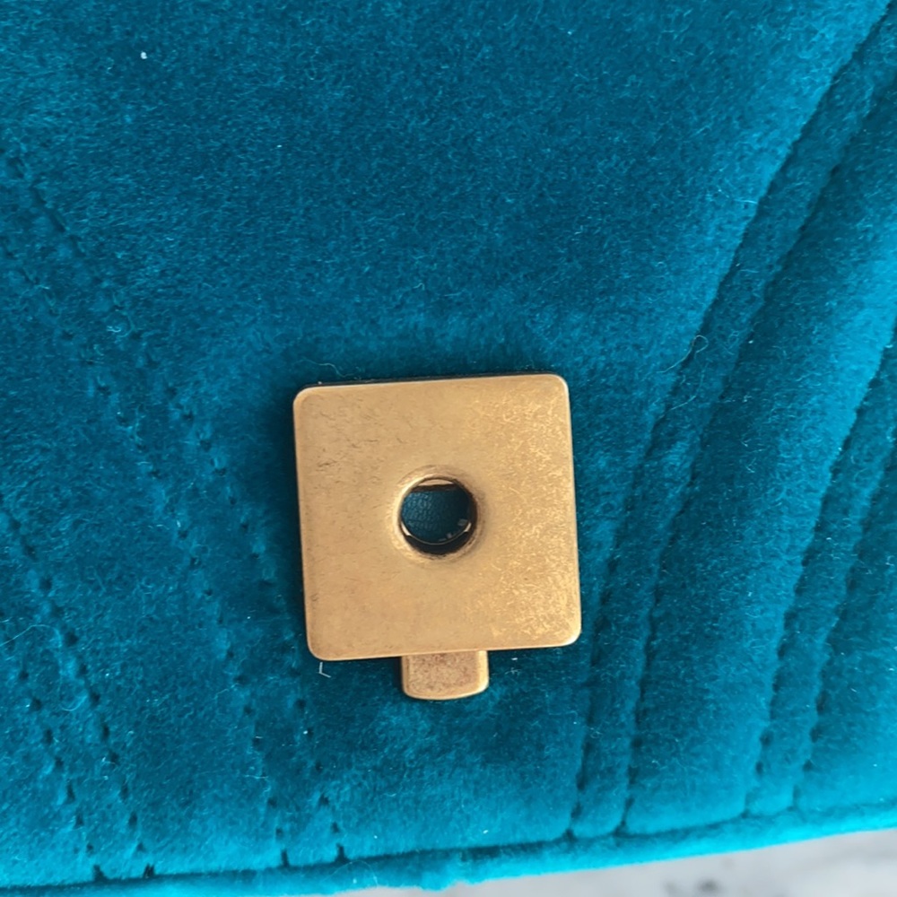 $1500 Gucci GG Marmont velvet bag - Picture 4 of 10